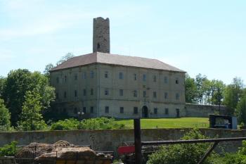 Zámek Skalka (© Lukáš Foldyna, 05/2007)