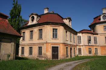 Zámecká kaple sv. Jana Nepomuckého z nádvoří ( © Ivan Grisa 05/2009)