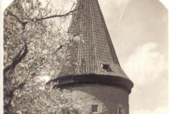Č.Krumlov - Okrouhlá bašta opevnění Latránu na fotografii z počátku 20.století (soukr.sbírka IvoR) (© Josef Seidel / B.Krumau)