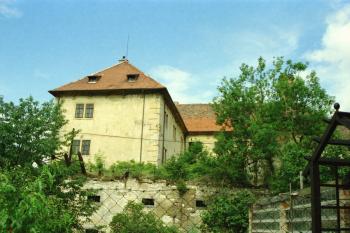 Zámek od východu ( © Ivan Grisa 05/2002)