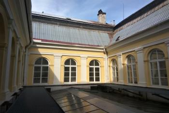 druhotně zastřešené nádvoří zámku (© Jan P. Štěpánek 09/2017)