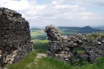 pohled z horního paláce do krajiny (© Karel Piskáček, 12/2006)