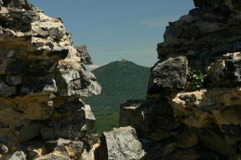 Pohled na Milešovku. (© Jiří Veselý, 07/2006)