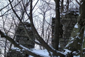 Vstupní brána (© Prudký Martin, 12/2004)
