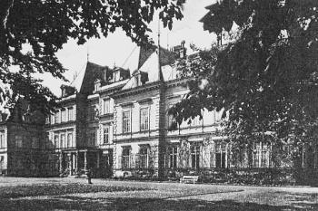  ( © Zaniklé hrady, zámky a tvrze na Moravě a ve Slezsku (F. Musil, M. PLaček))