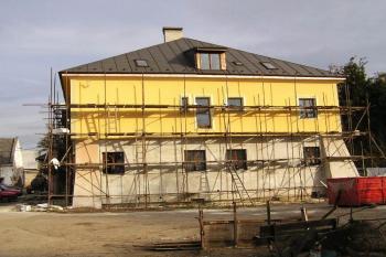 oprava zámku se chýlí ke zdárnému konci ( © Jan P. Štěpánek 11/2005)