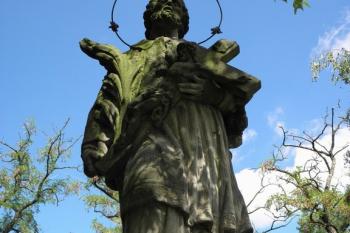 Socha sv. Jana Nepomuckého, dílo Jana Brokofa z roku 1715 (© doxa , 09/2011)