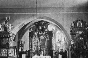 pohled do presbytáře před novogotickou přestavbou (© Antonín Podlaha: Soupis památek historických a uměleckých v Království Českém, sv. 24 Politický okres českobrodský, Archaelogická komise při České akademii císaře Františka Josefa pro vědy, slovesnost a umění, Praha 1907)
