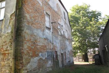 sev.boční strana zámku (© D Dohňanský, 10/2016)