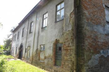 parkové průčelí na východě (© D Dohňanský, 10/2016)