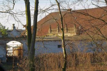 Zámek v Bílencích ( © Radovan Smokoň 12/2006)