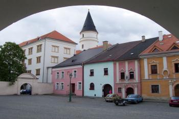 Přerov - pohled na zámek z Horního náměstí (© Ivo Rozehnal, 07/2009)
