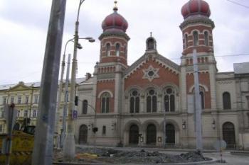 Pohled z Presovske ulice (© Fanda Mikeš 04/2004)