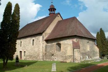 Kostel sv. Jakuba od jihovýchodu (© Václav Hodek 04/2004)