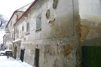 Hlavní budova zámku ( © Pavel Vítek 01/2006)
