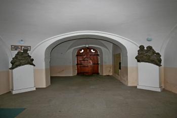 průjezd - pohled k východu (© Pavel Zany Komárek 1. 12. 2009)