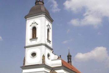 Kostel sv. Petra a Pavla v Říčanech (© Méďa Béďa 04/2004)
