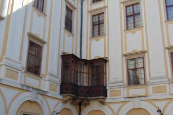 Balkónek na konzolác hve východním nároží (© Dušan Dohňanský  09/2021)