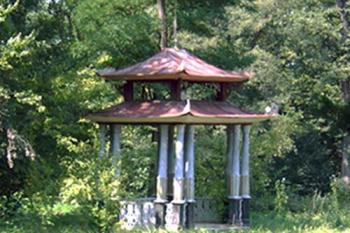 podzámecká zahrada - čínský pavilon (© Jan Baše 03/2006)