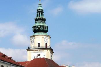 zámek v Kroměříži z centrálního náměstí ( © Jan P. Štěpánek 09/2008)