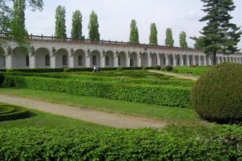 Kolonáda (© Vojtěch Novák 05/2004)