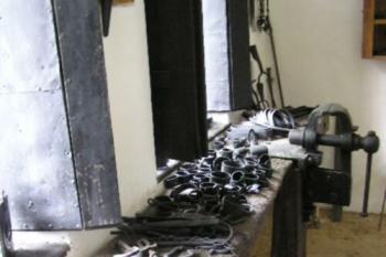 Rymice-kovárna (© Vojtěch Novák 05/2004)