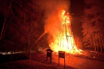 Požár rozhledny, leden 2012 (© HSZ jihočeského kraje, 01/2012)