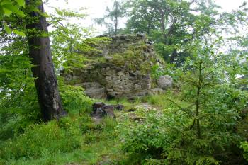 Karlsfried - skalisko na nemž stával hrad (© Pavel Jarý, 18.08.2008)