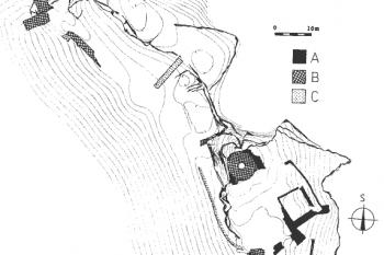 půdorys hradu s vyznačením stavebního vývoje ( © F. Gabriel, J. Šedivý (in J. Šedivý: Hrad Ostrý  Scharfenstein, Castellologica bohemica 7, Archeologický ústav AV ČR, Praha 2000))
