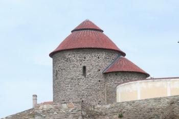 rotunda sv. Kateřiny z teras pod farním kostelem ( © Jan P. Štěpánek 07/2009)
