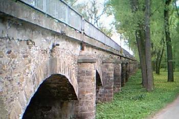 Kanály (© Iva Synková 05/2004)