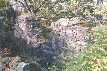 hradební zeď (© Miroslav Rybáček 2004)
