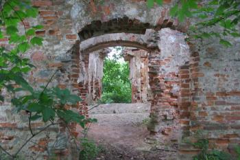 Bývalý vchod do kaple ( © Jiří Čížek 07/2004)