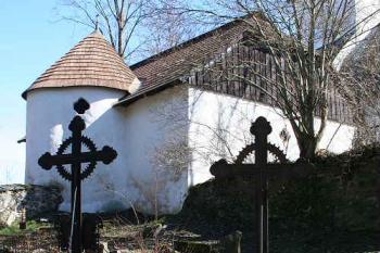 Kříže v novější části hřbitova (© Ivan Grisa, 03/2008)
