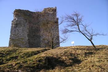 zřícenina dolního hradu Otaslavice (© Vlastislav Mareček, 02/2011)