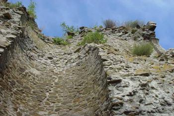 Střep bergfritu (© Jaroslav Řezáč 2003)