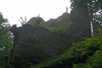 Zřícenina hradu Pajrek (© aleshwarrior, 07/2012)