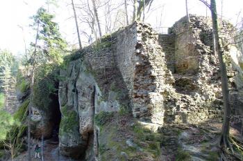 Torzo věže ( © Jiří Čížek 03/2007)