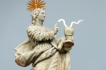 socha na Bazilice Navštívení Panny Marie (Svatý Kopeček) (© František Kinař, 08/2014)