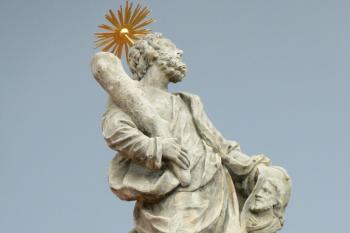 socha na Bazilice Navštívení Panny Marie (Svatý Kopeček) (© František Kinař, 08/2014)