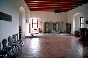 velký sál v patře renes. paláce (© Miroslav Rybáček 2004)