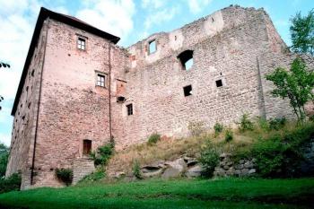paláce hradu od J (© Miroslav Rybáček 2004)