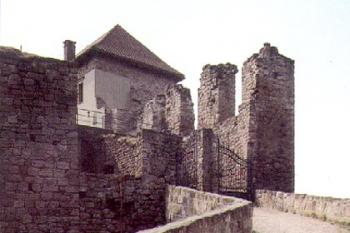 Vchod do hradu (© Vilém Maryška)