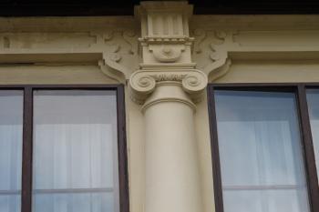 detail sloupové hlavice (© D Dohňanský, 10/2016)