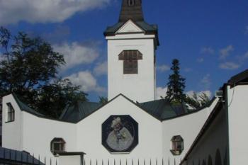 Poutní kostel P. Marie Pomocné u Zlatých hor (© Hana Kubikova 06/2004)