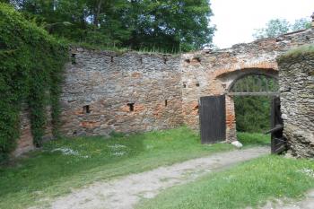 Renesanční bastion, interiér, vstupuje do něj původní středověký přístup do hradu (© Jan Večeřa, 05/2015)