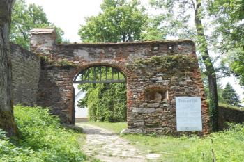 Renesanční bastion z exteriéru (© Jan Večeřa, 05/2015)