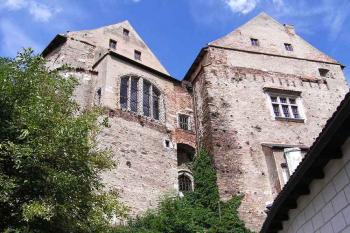 Štíty paláců vnitřního hradu (© Jan P. Štěpánek 08/2006)