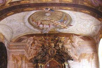 interiér hradní kaple (© Jan P. Štěpánek 08/2006)