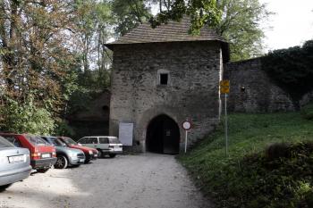 První hradní brána ( © Iva Spurná 27.9.2009)